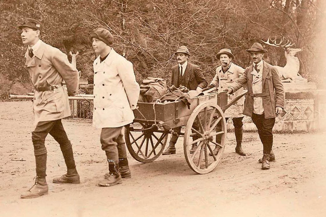 Mühsam war der Transport von Material zum Berglusthaus im Jahr 1926.  | Foto: Manfred Metzger (Repro)