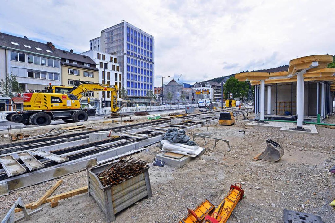 Am Europaplatz beim Siegesdenkmal lieg...illon, in dem Gastronomie geplant ist.  | Foto: Michael Bamberger