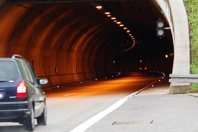 Unfall im Nollinger-Berg-Tunnel bei Rheinfelden