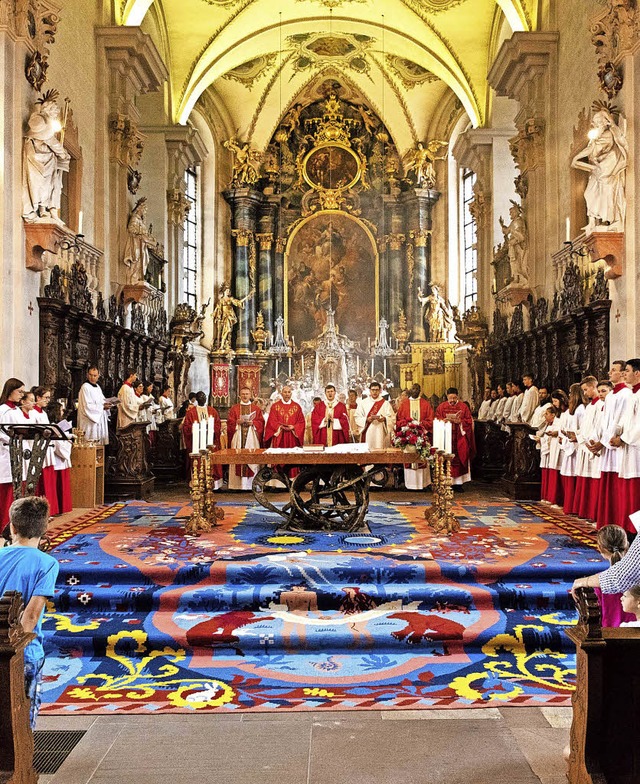 Beim Patrozinium der Heiligen Margaret...tte, am Altar)  den Festgottesdienst.   | Foto: Gabriele Zahn