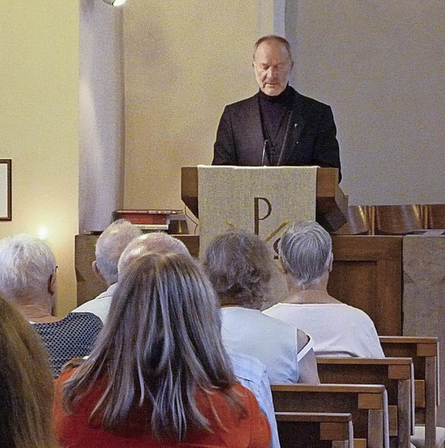 Pfarrer Werner Hfele informierte ber das Leben von Hildegard von Bingen.  | Foto: Weirich