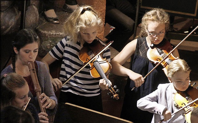 Hochkonzentriert und anmutig gelang das Vorspielen.   | Foto: Heidi Fssel