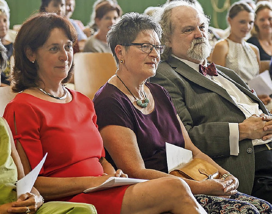 Amsierten sich prchtig: Karl-Heinz D...ektorin Gabriele Weinrich(von rechts).  | Foto: Sandra Decoux-Kone