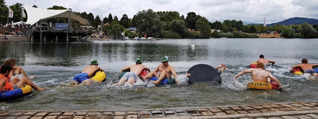 Feucht-frhliches Vergngen: Water-Tube-Challenge beim Seefest  | Foto: Miroslav Dakov