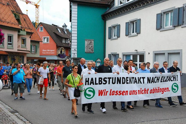 Demo fr Halbstundentakt nach Elzach  | Foto: Dorothea Scherle