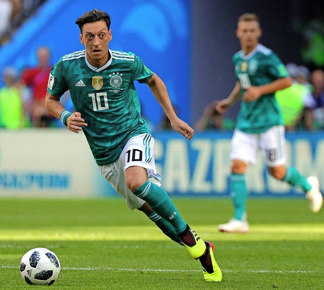 Manches Mal  verrennt er sich. Nun ren...rs deutsche Nationalteam: Mesut zil   | Foto: dpa