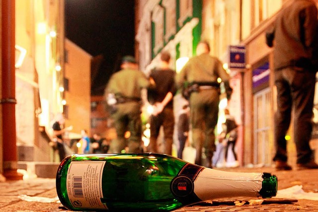 Die Polizei musste bei einer Schlgere...iner Diskothek in Steinen eingreifen.   | Foto: Symbolfoto: dpa