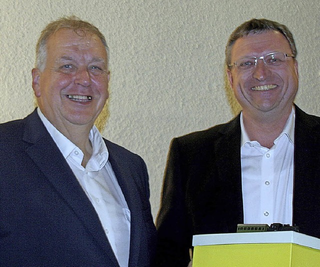 Lob und Dank fr  Pfarrer  Wilhelm Br...des Kirchengemeinderats, Jrg Martin.   | Foto: Charlotte Frse