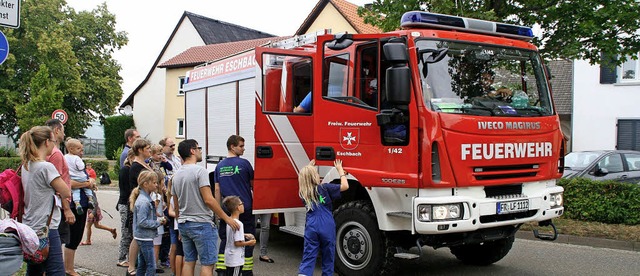 Das Highlight der Kinder waren die Run...im Feuerwehrauto der Eschbacher Wehr.   | Foto: Helena Hiss