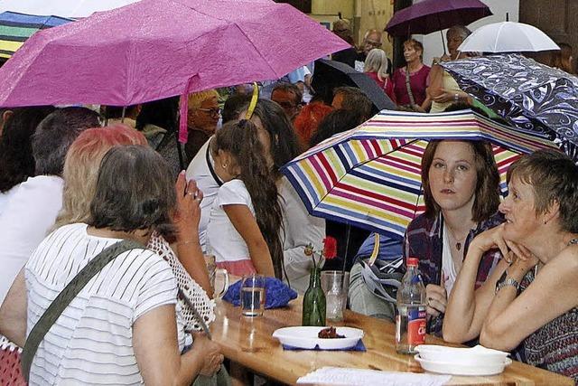 Wasser marsch bei der Feuerstrandparty