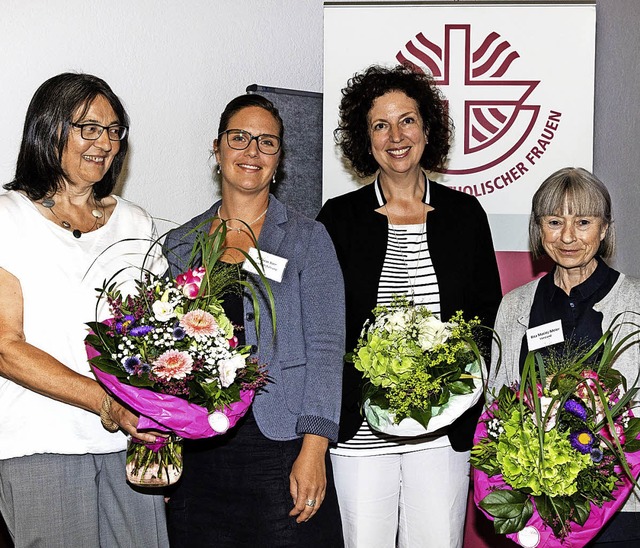 Die Vorsitzenden Chrysanta Dreher (lin...hrerin Kathrin Joos vor (von rechts).   | Foto: Gabriele Zahn
