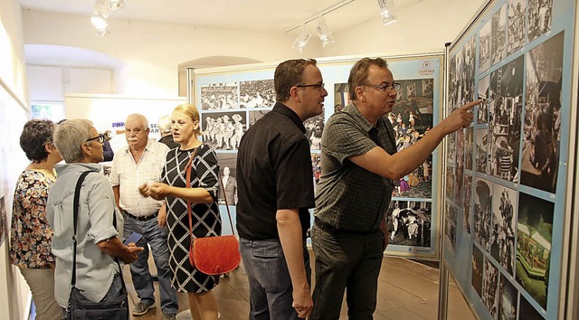 Interessierte Blicke und angeregte Ges...ung zur Chilbi im Museum Alte Metzig.   | Foto: Manfred Dinort