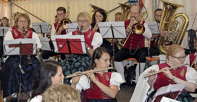 Das traditionelle Frhschoppenkonzert ...nkapelle Amrigschwand-Tiefenhusern.    | Foto: Stefan Pichler