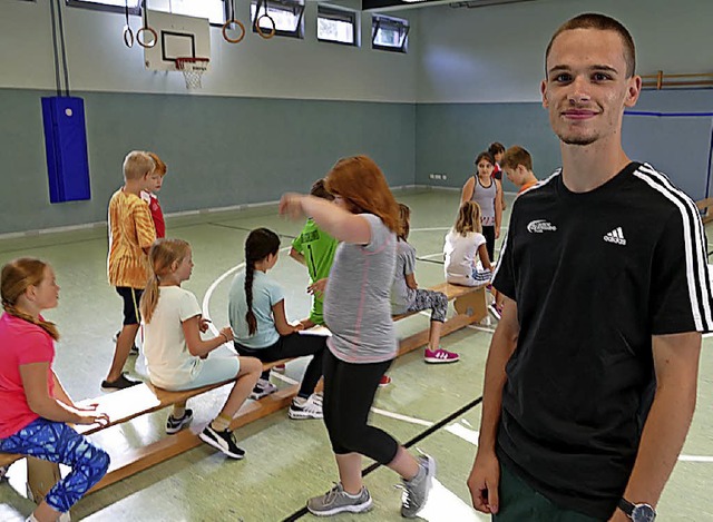 Jonas Albrecht nimmt von dem FSJ-Jahr in  Schule und Verein viel mit.   | Foto: Langelott