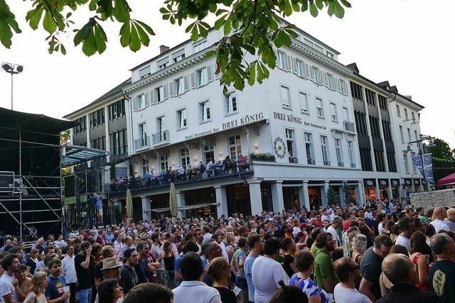 Fotos: Stimmenfestival - Liam Gallagher auf dem Marktplatz Lrrach