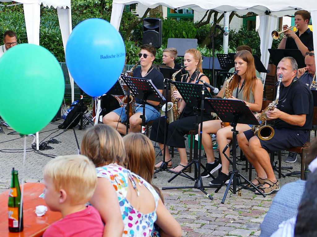 Musik und gute Laune bei der School’s-Out-Party auf dem Rudolf-Eberle-Platz