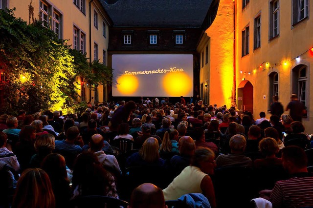 Freiluftkino im schwarzen Kloster.  | Foto: Markus Herb