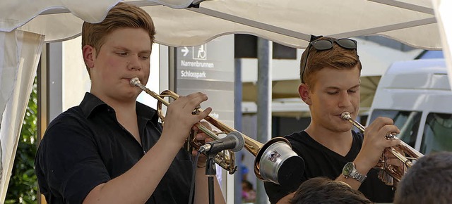 Die Jazzband der Jugendmusikschule unterhielt das Publikum.  | Foto: David Rutschmann