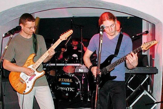 14 Jahre, ein Keller, fünf Bands: Musiker teilen sich Denzlinger Proberaum