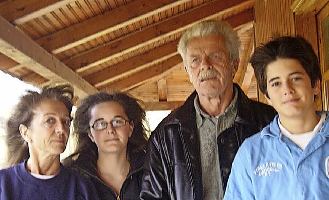 Evelyn, Marianna, Rainer und Nikola Grupe (von links) verloren 2007 alles.   | Foto: Privat