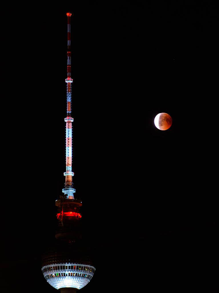 Berlin, Fernsehturm. Berlin, Fernsehturm.