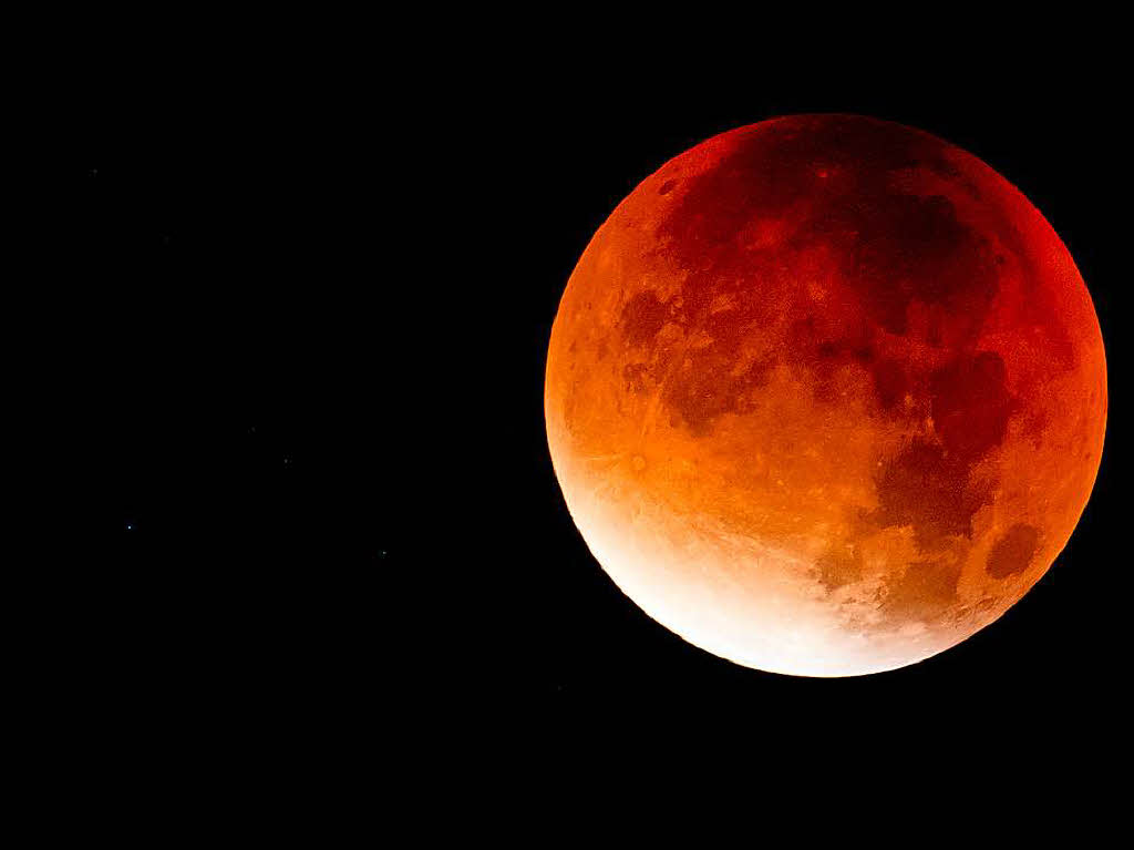 Mondfinsternis über München. Mondfinsternis über München.