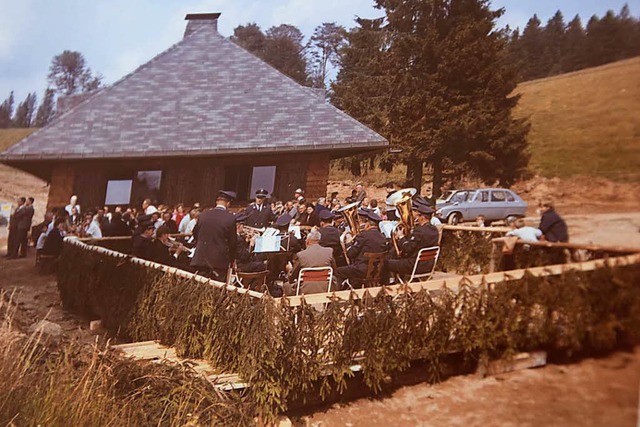 1968: Bei der Einweihungsfeier des dam...gebauten Almgasthofs Knpflesbrunnen.   | Foto: Privat