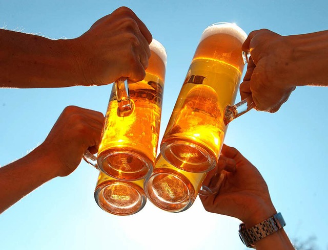 Ob Bier, Gutedel oder Apfelsaftschorle &#8211; Hauptsache khl!  | Foto: dpa