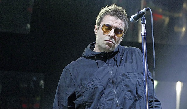 Trotz hochsommerlicher Hitze konsequen...is-Snger Liam Gallagher bei Stimmen.   | Foto:  Gerigk