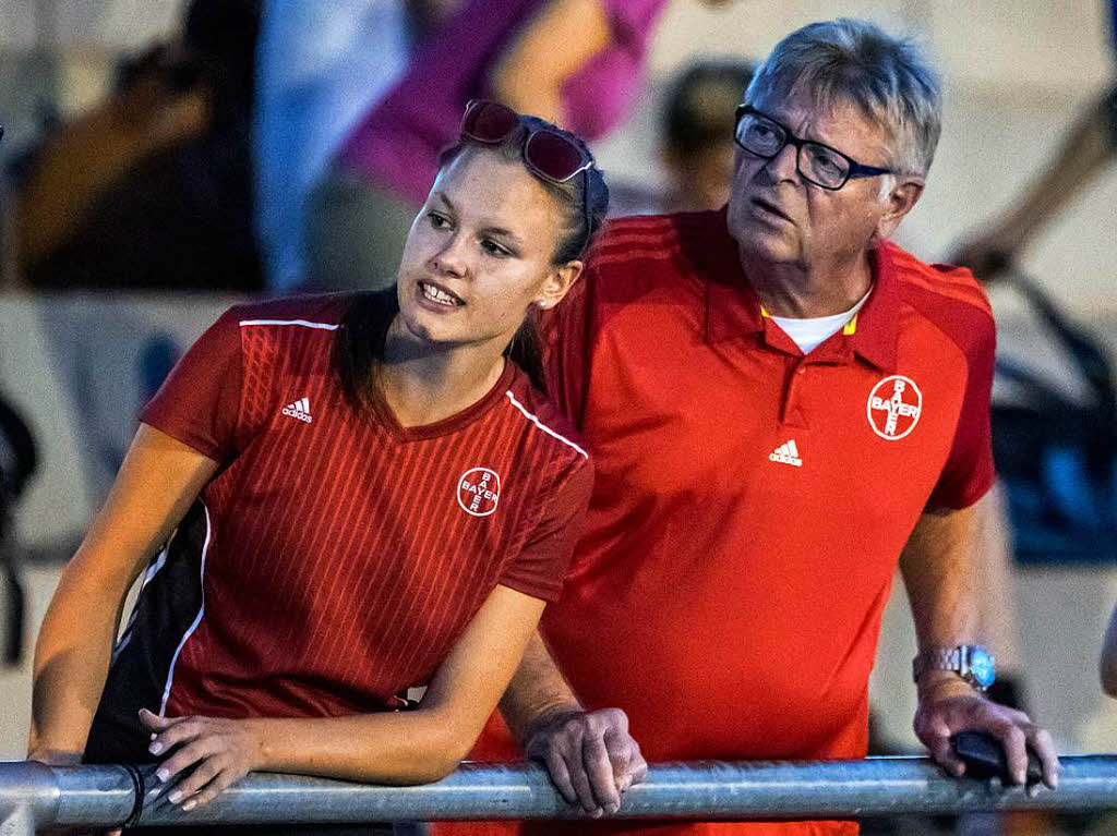 Im Hochsprung erzielte die Bad Sckingerin Carolin Gottschalk (TSV Bayer 04 Leverkusen, mit ihrem Trainer Kurt Gottschalk) die beste Hhe (1,74 Meter) aller weiblichen Klassen.