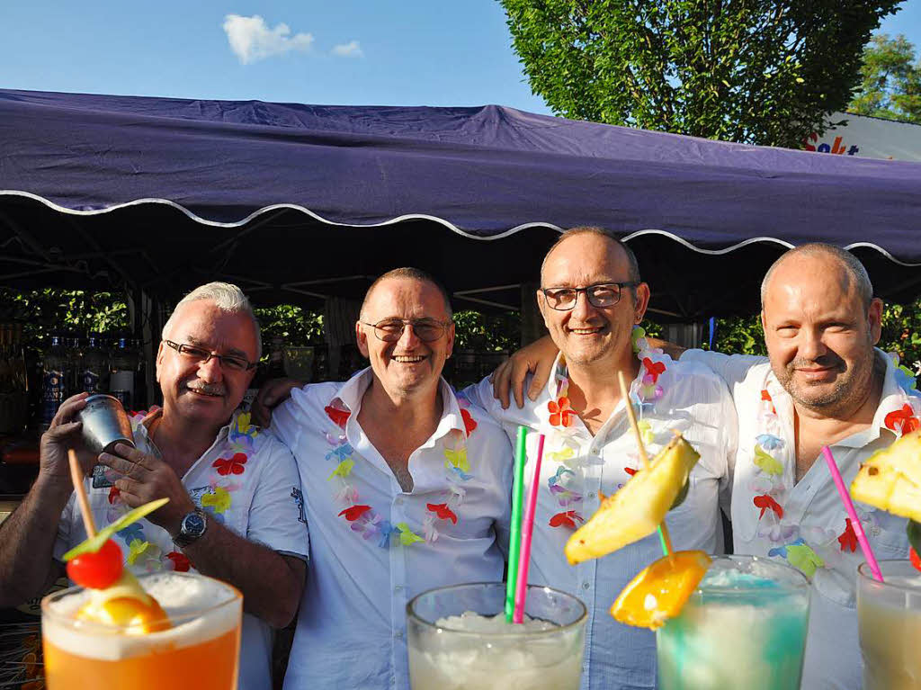 Lichterfest 2018 - gute Stimmung herrschte im Kurpark. Hier die Cocktailcrew des Musikvereins.