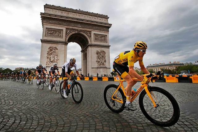 Geraint Thomas mit dem gelben Trikot in Paris  | Foto: dpa