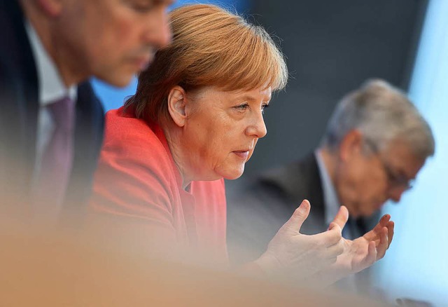 Bundeskanzlerin Angela Merkel (CDU) bei der Bundespressekonferenz in Berlin.   | Foto: dpa