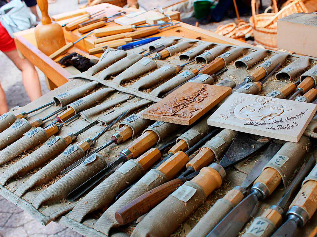 Ein Holzschnitzer braucht eine ganze Menge gutes Werkzeug