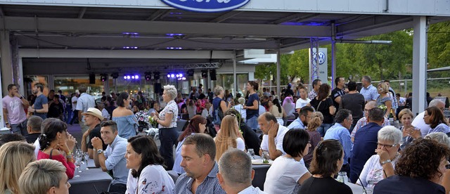 Schon am frhen Abend herrschte gute Stimmung.   | Foto: Benedikt Sommer