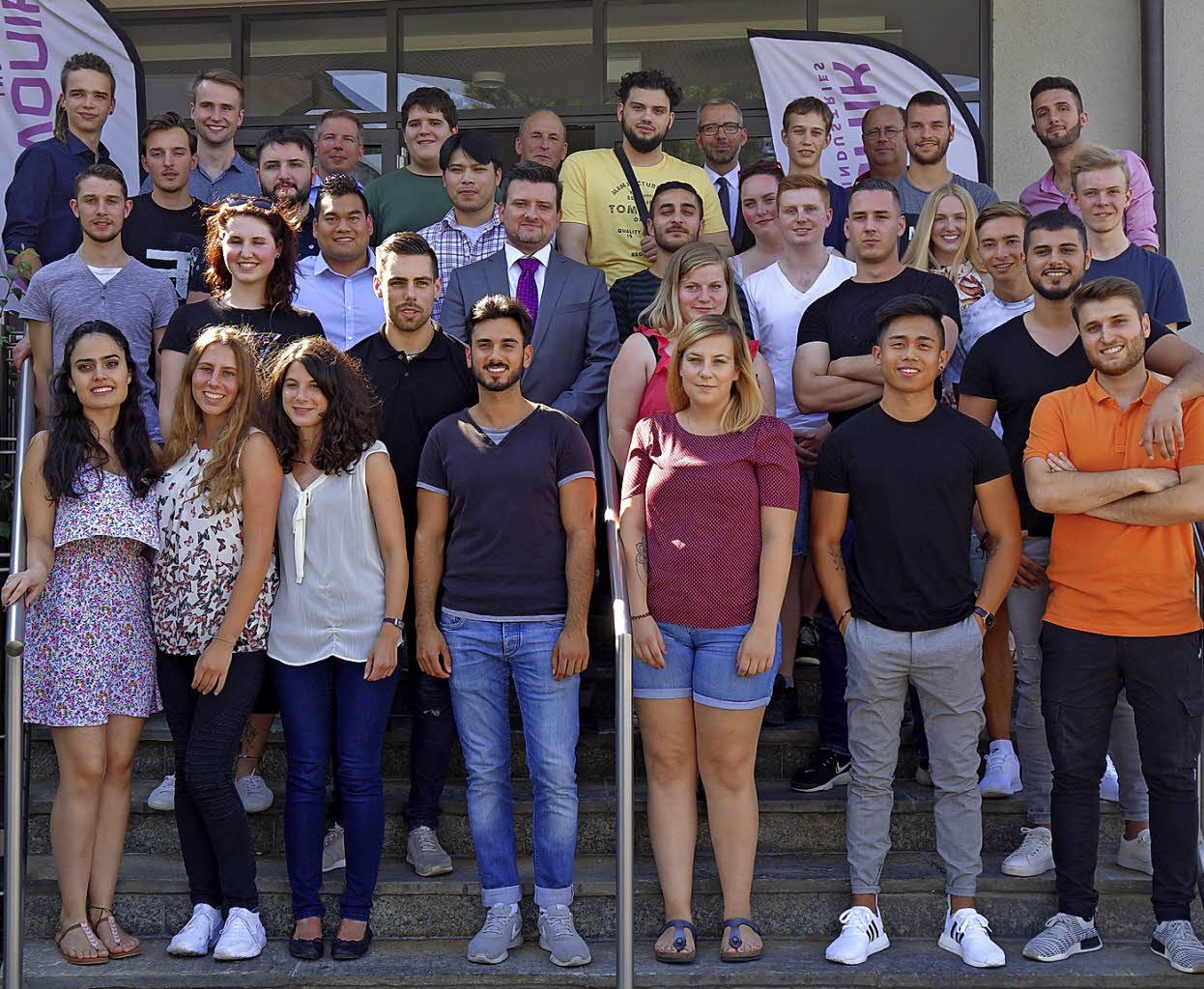 Evonik feiert mit 40 Azubis Rheinfelden Badische Zeitung