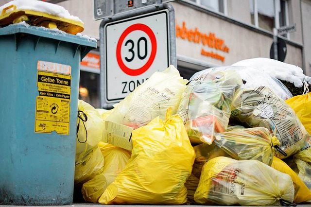 Verpackungen kommen in Deutschland in den gelben Sack.   | Foto: dpa