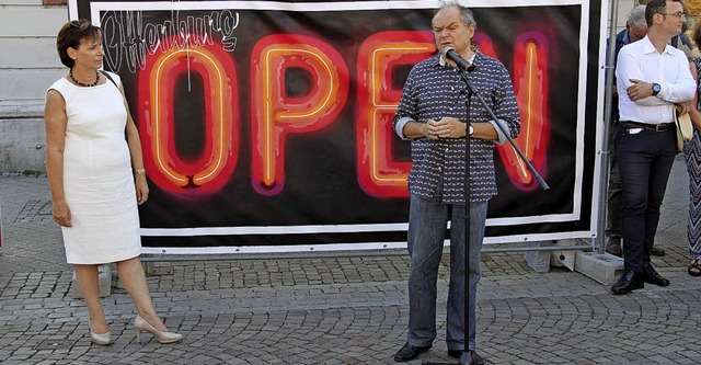 Offenburg-Open ist erffnet: OB Schrei...rin Ute Dahmen (r.) ber das Interesse  | Foto: Reinbold