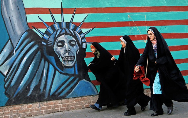 In den Augen der iranischen Regierung ...Wandbild in Teheran, fotografiert 2016  | Foto: DPA