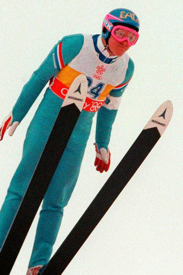 Dicke Brille, starker berbiss: Wie ei...the Eagle&#8220; beim Skispringen aus.  | Foto: Rdiger Schrader