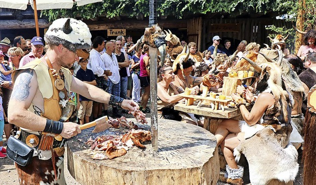 Beim urigen Gelage gibt es keine Etikette.   | Foto: Verein