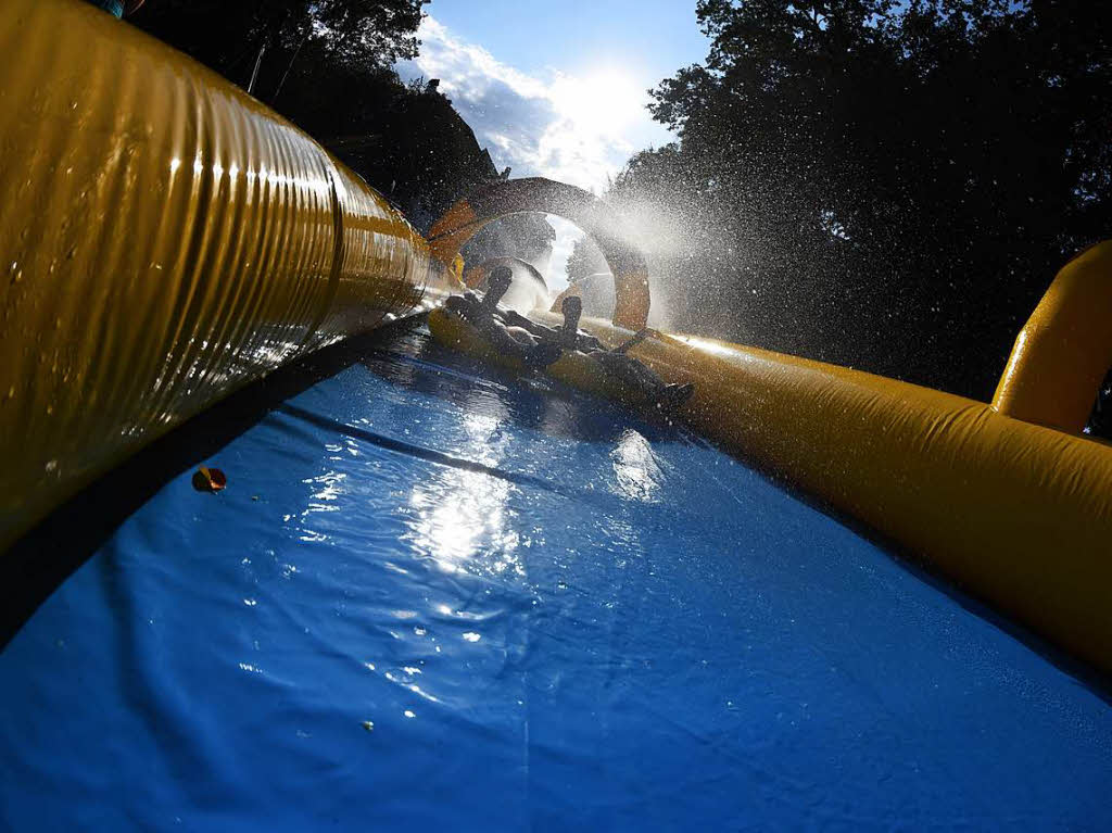 Eindrcke von der Wasserrutsche in der Basler Innenstadt