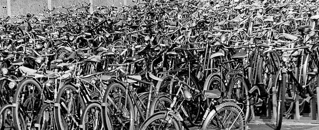 Wo steht nochmal mein Rad? Am Freibad standen viele.  | Foto: Armin E. Mller