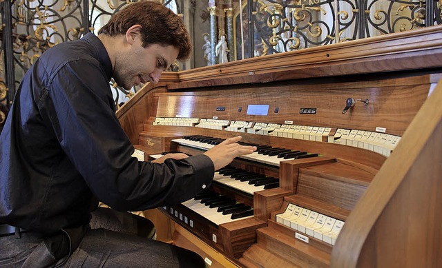 Ral Prieto Ramrez zog alle Register ...Orgeln in der Barockkirche St. Peter.   | Foto: Erich Krieger
