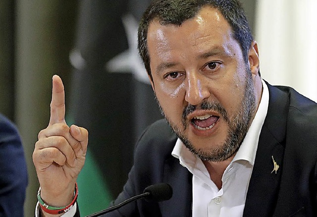 Italiens Innenminister Salvini liebt die scharfen Worte gegen Flchtlinge.  | Foto: dpa