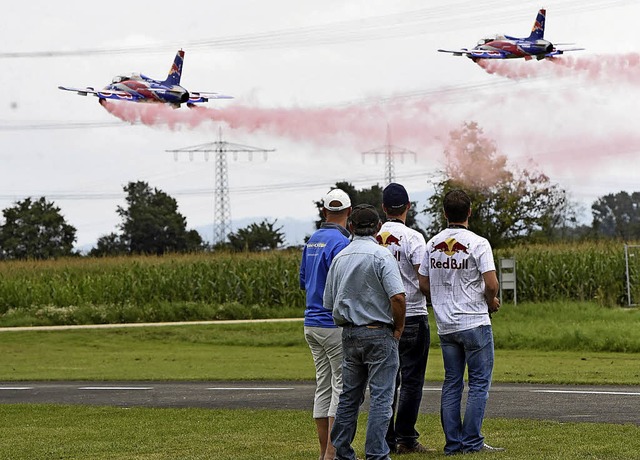 Nicht nur originale Flugzeuge, sondern... die Modelle begeistern die Zuschauer.  | Foto: Archiv-Bild: Volker Mnch