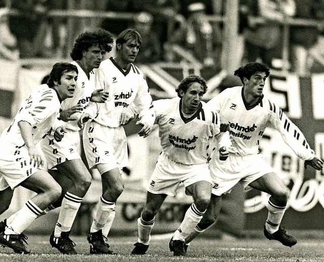 Konsequent den Ball im Blick: Thomas S...r ersten Bundesliga-Spielzeit  1993/94  | Foto: BZ-ARCHIV