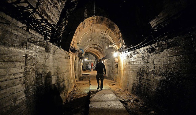 In einem dieser Tunnel vermuteten die Mnner den Zug.   | Foto: aFP