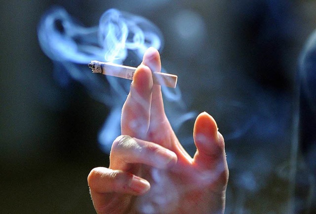 Heie Zigarettenasche hat in Steinen e...e Schlimmeres verhindern (Symbolbild).  | Foto: dpa