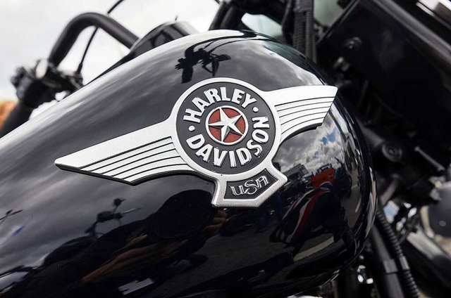 Ein muskulser Harleyfahrer (Symbolfot...md eines 59-jhrigen Mannes zerrissen.  | Foto: dpa